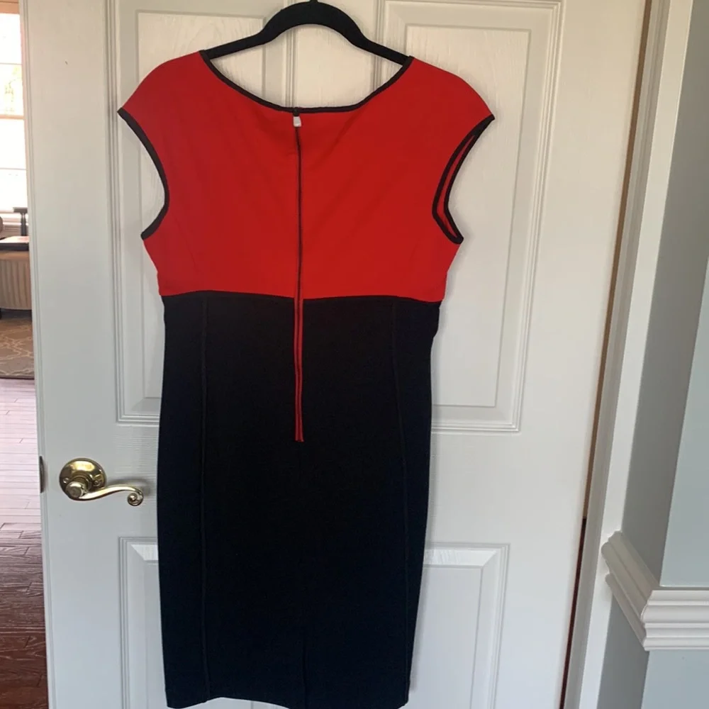 Narciso Rodriguez for Design Nation Red/Black form-fitting Knit Stretch Dress - Picture 2 of 12